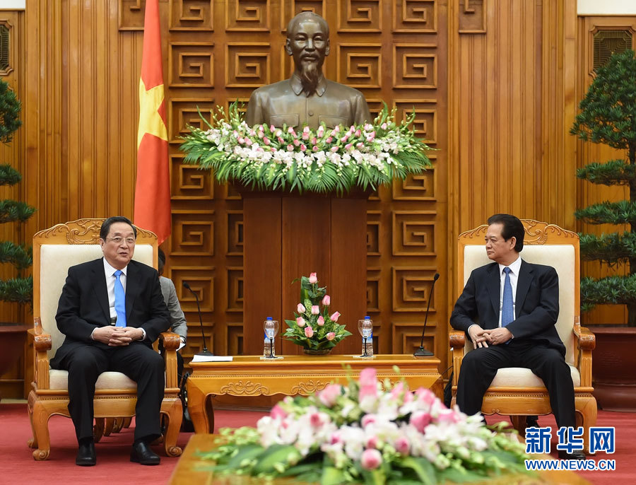 12月25日至27日，中共中央政治局常委、全國政協(xié)主席俞正聲對越南進(jìn)行正式訪問。這是12月26日，俞正聲在河內(nèi)會(huì)見越南政府總理阮晉勇。 新華社記者劉建生攝