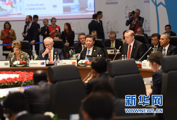 11月15日，國(guó)家主席習(xí)近平在土耳其安塔利亞出席二十國(guó)集團(tuán)領(lǐng)導(dǎo)人第十次峰會(huì)第一階段會(huì)議。 新華社記者李學(xué)仁攝 