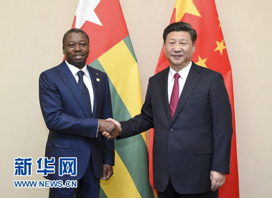 12月3日，國家主席習近平在約翰內斯堡會見多哥總統福雷。新華社記者 謝環馳 攝 