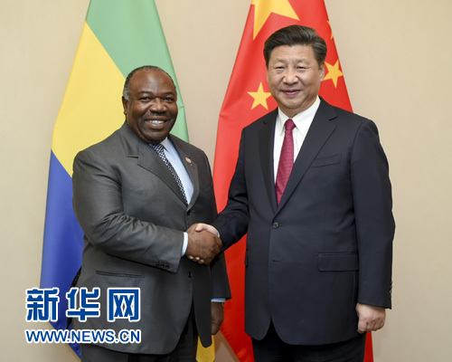 12月3日，國家主席習(xí)近平在約翰內(nèi)斯堡會見加蓬總統(tǒng)邦戈。新華社記者 謝環(huán)馳 攝 