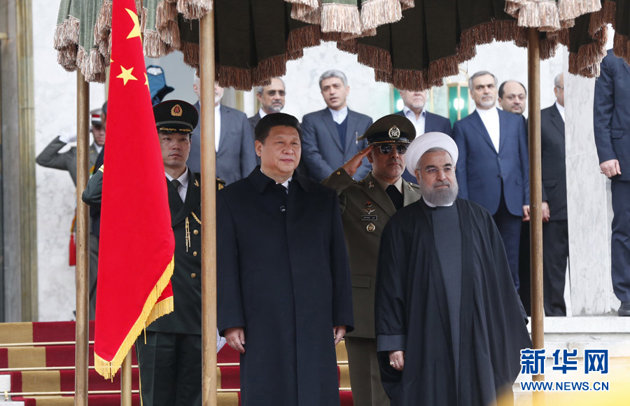 1月23日，國家主席習近平同伊朗總統魯哈尼在德黑蘭薩德阿巴德王宮舉行會談。這是會談前，習近平主席出席魯哈尼總統舉行的隆重歡迎儀式。新華社記者 鞠鵬 攝