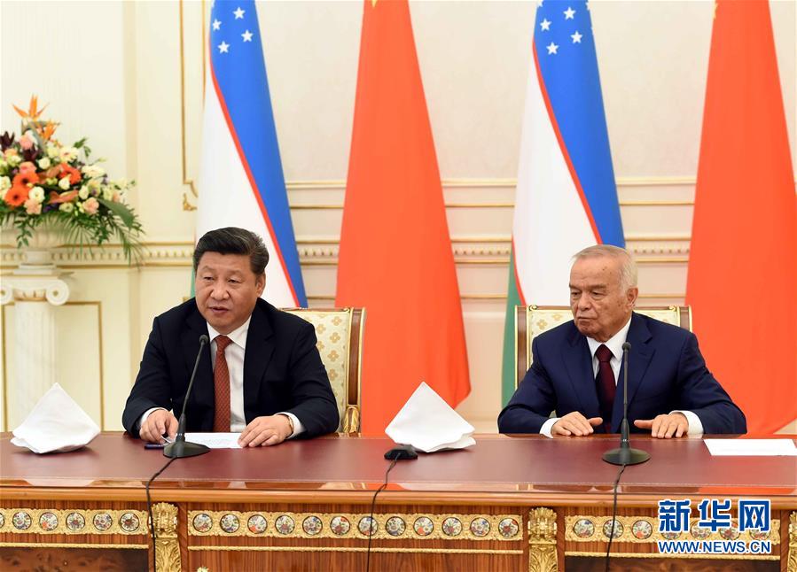 6月22日，國家主席習近平在塔什干庫克薩萊國賓館同烏茲別克斯坦總統卡里莫夫舉行會談。會談后，兩國元首共同會見記者。 新華社記者饒愛民攝