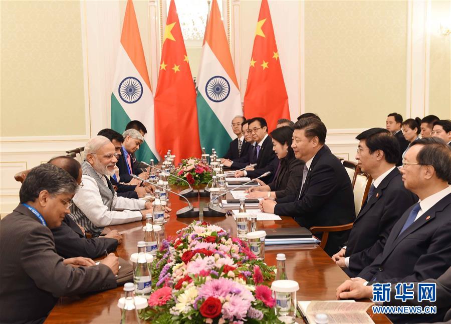 6月23日，國家主席習近平在烏茲別克斯坦塔什干會見印度總理莫迪。新華社記者 饒愛民攝