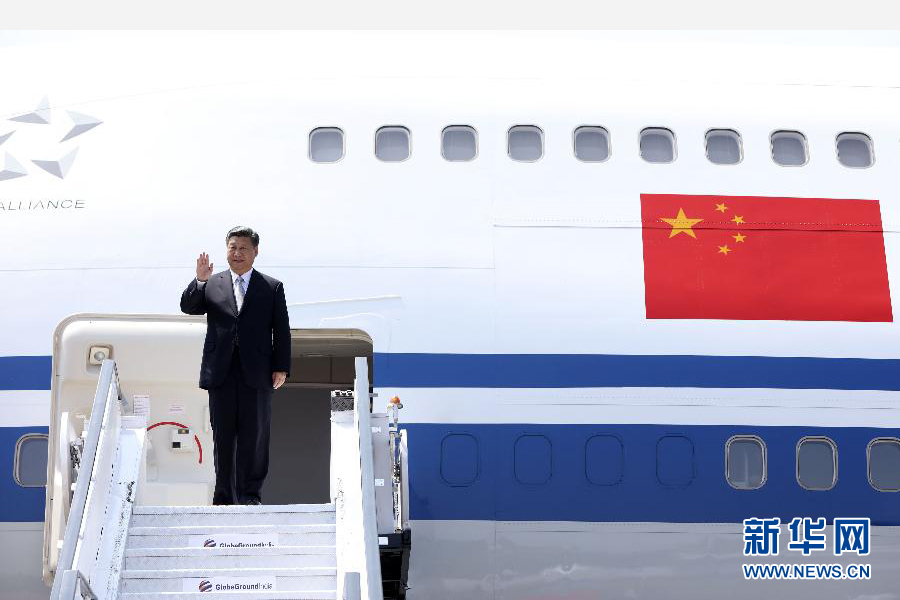 10月15日,國家主席習(xí)近平抵達(dá)印度果阿,應(yīng)印度總理莫迪邀請(qǐng),出席金磚國家領(lǐng)導(dǎo)人第八次會(huì)晤。 新華社記者蘭紅光攝 10月15日,國家主席習(xí)近平抵達(dá)印度果阿,應(yīng)印度總理莫迪邀請(qǐng),出席金磚國家領(lǐng)導(dǎo)人第八次會(huì)晤。 新華社記者蘭紅光攝