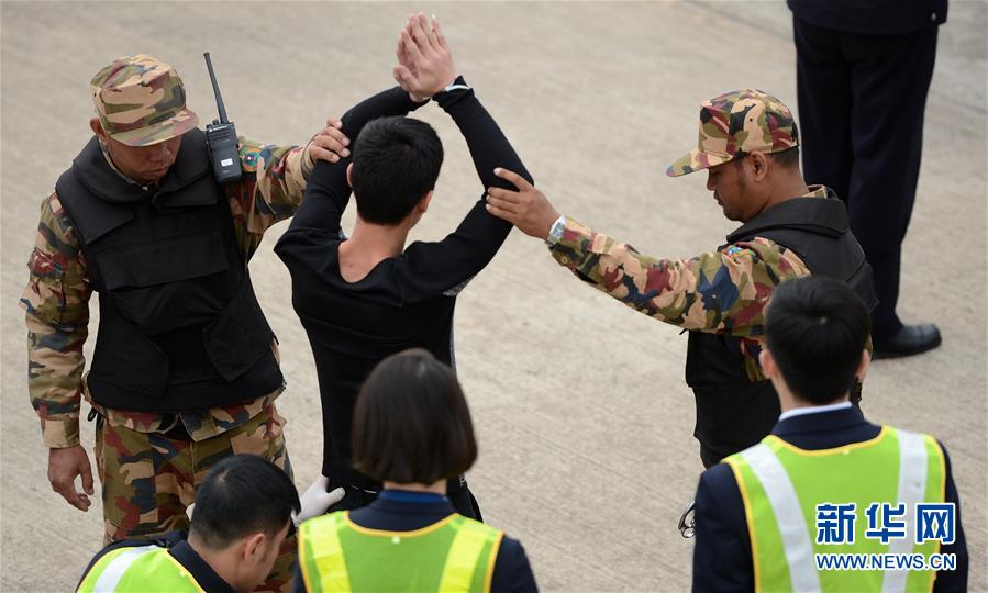 (國際)(2)老方向中方移交104名電信詐騙犯罪嫌疑人