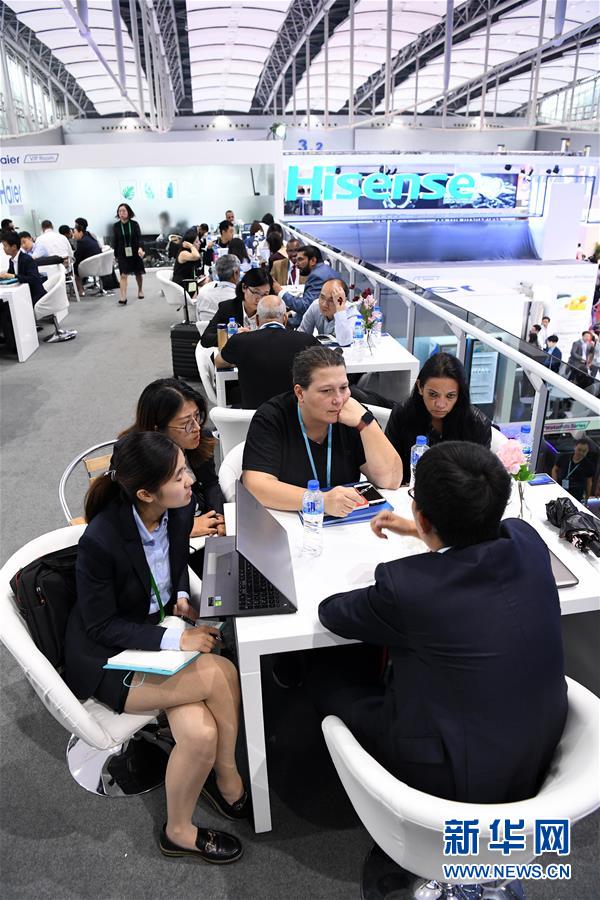 (新華全媒頭條·圖文互動)(10)從廣交會到進(jìn)博會——中國對外開放再譜新樂章