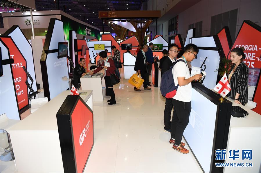 （新華全媒頭條&middot;聚焦進(jìn)口博覽會(huì)&middot;圖文互動(dòng)）（8）匯聚世界經(jīng)濟(jì)前行的浩蕩潮流&mdash;&mdash;從首屆中國國際進(jìn)口博覽會(huì)看全球合作發(fā)展新趨勢