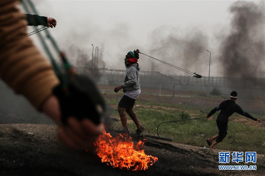 (國際)(2)巴勒斯坦紀念“回歸大游行”一周年 與以軍沖突又致2名巴人死亡