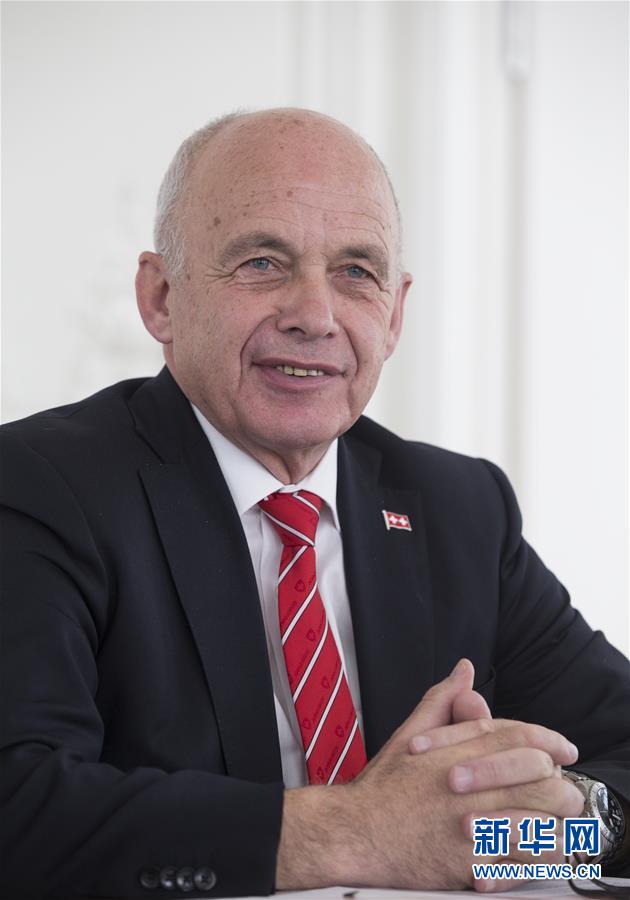 (國際·“一帶一路”高峰論壇·圖文互動)(1)高端訪談:“一帶一路”倡議將為全球經濟發展和民眾福祉帶來益處——訪瑞士聯邦主席毛雷爾