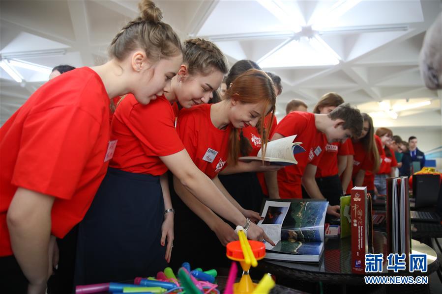 （新華全媒頭條&middot;出訪&middot;側(cè)記&middot;圖文互動(dòng)）（2）你好老朋友！開啟新時(shí)代！&mdash;&mdash;習(xí)近平主席和普京總統(tǒng)引領(lǐng)中俄全面戰(zhàn)略協(xié)作伙伴關(guān)系邁入新時(shí)代