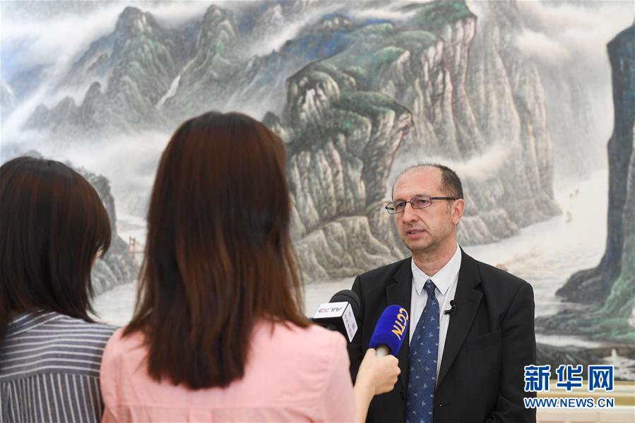 (圖文互動(dòng))(1)外方人士:希望中美平等談判的大門(mén)不要關(guān)閉