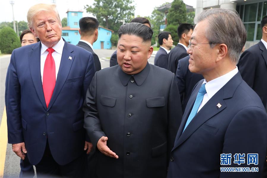 (國(guó)際)(3)朝美領(lǐng)導(dǎo)人在板門店會(huì)面