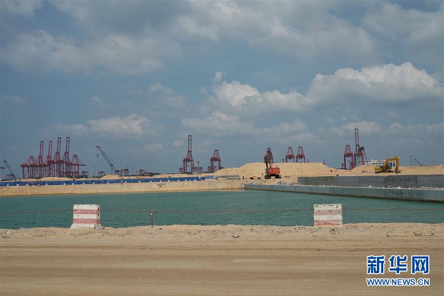 （國際&middot;圖文互動）（5）通訊：春節，&ldquo;是工期而不是假期&rdquo;&mdash;&mdash;記科倫坡港口城的中國建設者