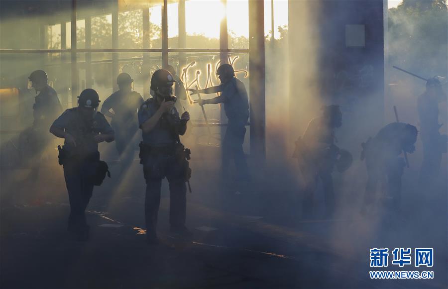 (國際)(4)美國警察執法動作不當致一名非裔男子死亡 引發大規模抗議