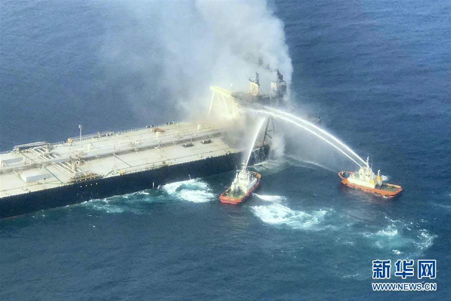 （國際&middot;圖文互動）（7）在斯里蘭卡中國專家和中資企業助力油輪滅火