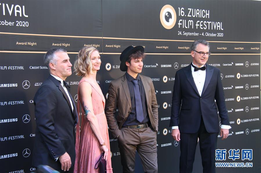 (國際·圖文互動)專訪:加強與中國電影人的合作和交流非常重要——訪蘇黎世電影節總導演克里斯蒂安·容根