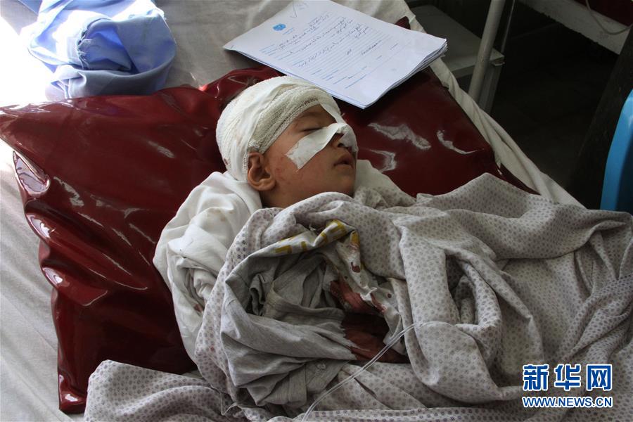 (國際)(4)阿富汗發生汽車炸彈襲擊省長車隊事件 致36人死傷