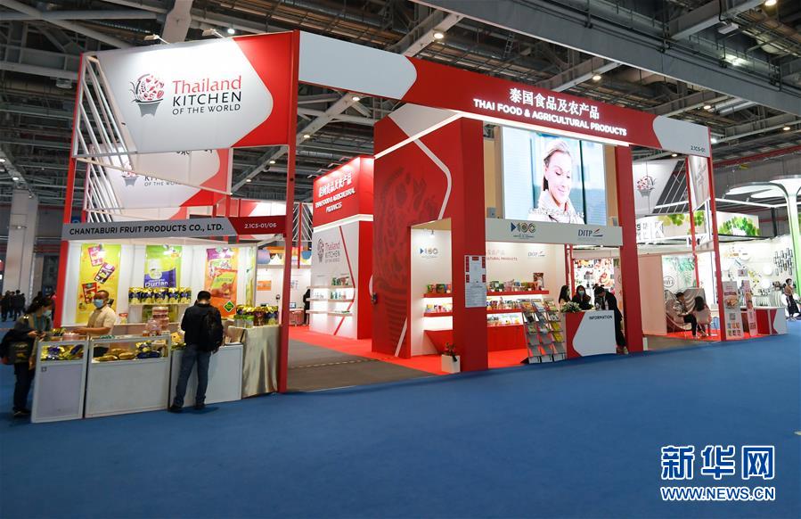 (第三屆進博會·圖文互動)(12)全球“寶藏級”美食薈萃——進博會食品及農(nóng)產(chǎn)品館遍藏世間珍饈