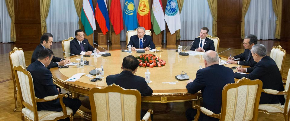 納扎爾巴耶夫集體會見上海合作組織成員國總理、秘書長和地區(qū)反恐怖機構執(zhí)委會主任