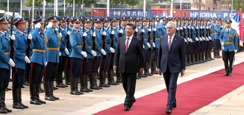 習近平出席塞爾維亞總統尼科利奇舉行的歡迎儀式