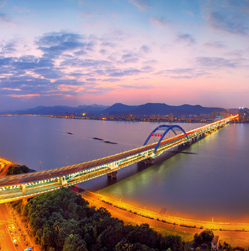 建造一座通往未來的寬廣橋梁