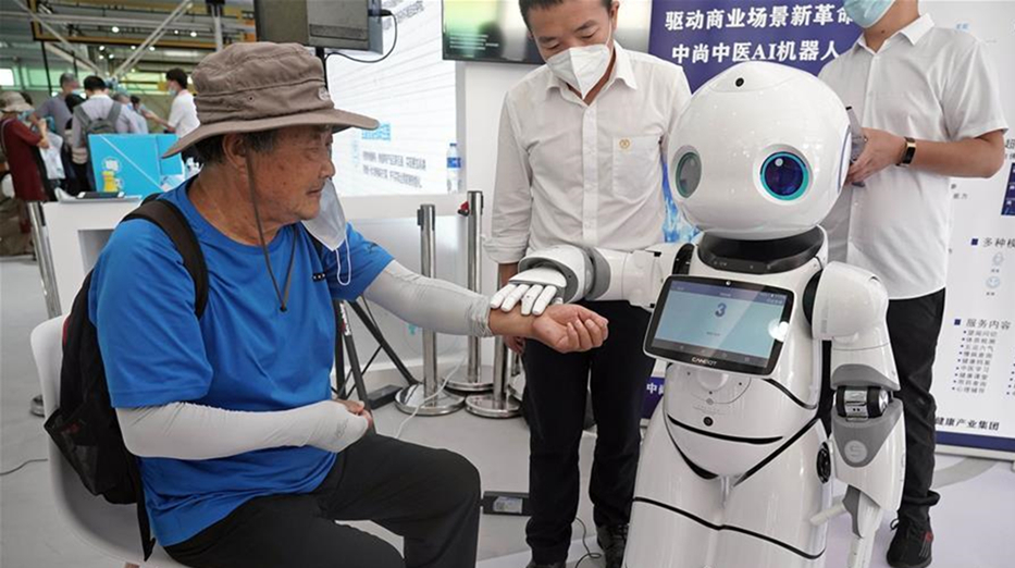機(jī)器人中醫(yī)&ldquo;坐診&rdquo;服貿(mào)會